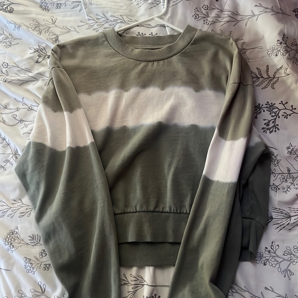 pac sun cropped crewneck